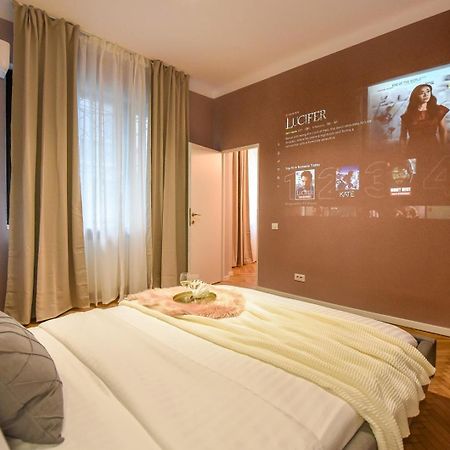 Modern Stay - Central Studios With Wall Projector Near Radisson Bukarest Exterior foto