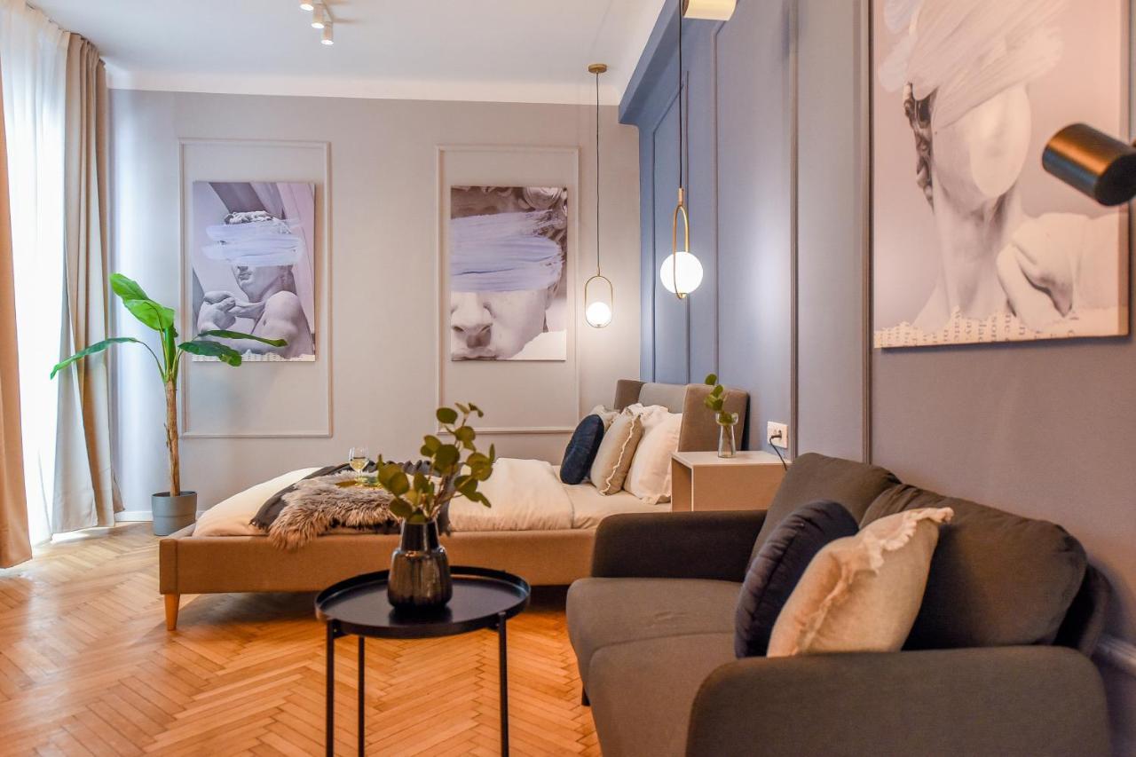 Modern Stay - Central Studios With Wall Projector Near Radisson Bukarest Exterior foto