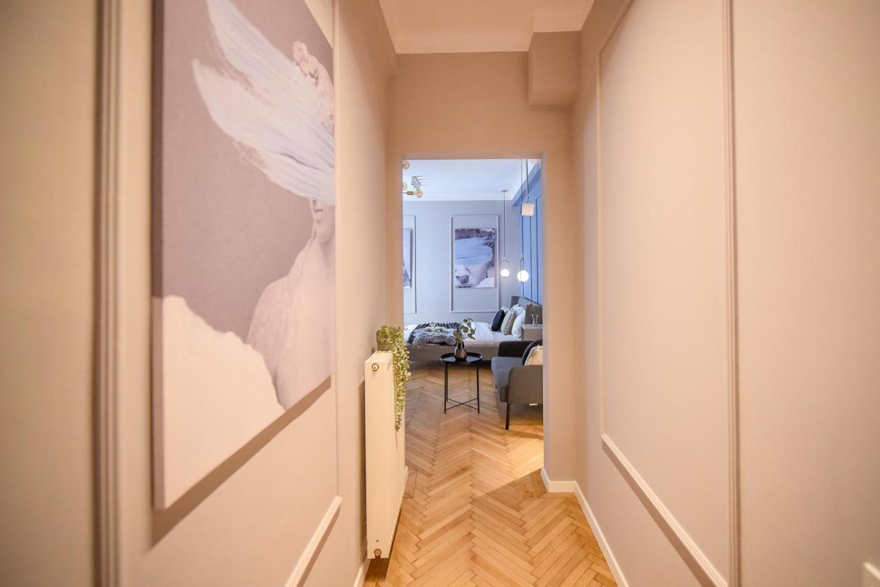 Modern Stay - Central Studios With Wall Projector Near Radisson Bukarest Exterior foto