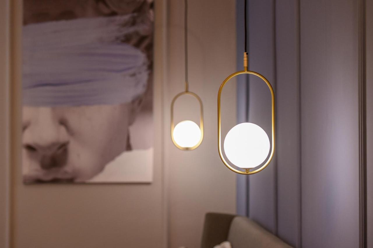 Modern Stay - Central Studios With Wall Projector Near Radisson Bukarest Exterior foto