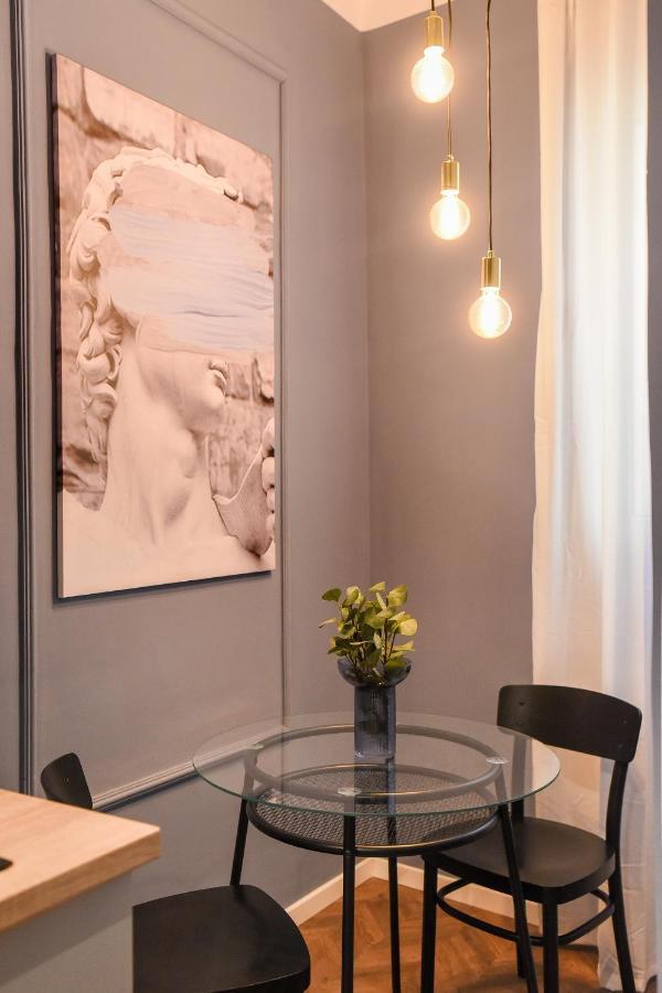 Modern Stay - Central Studios With Wall Projector Near Radisson Bukarest Exterior foto