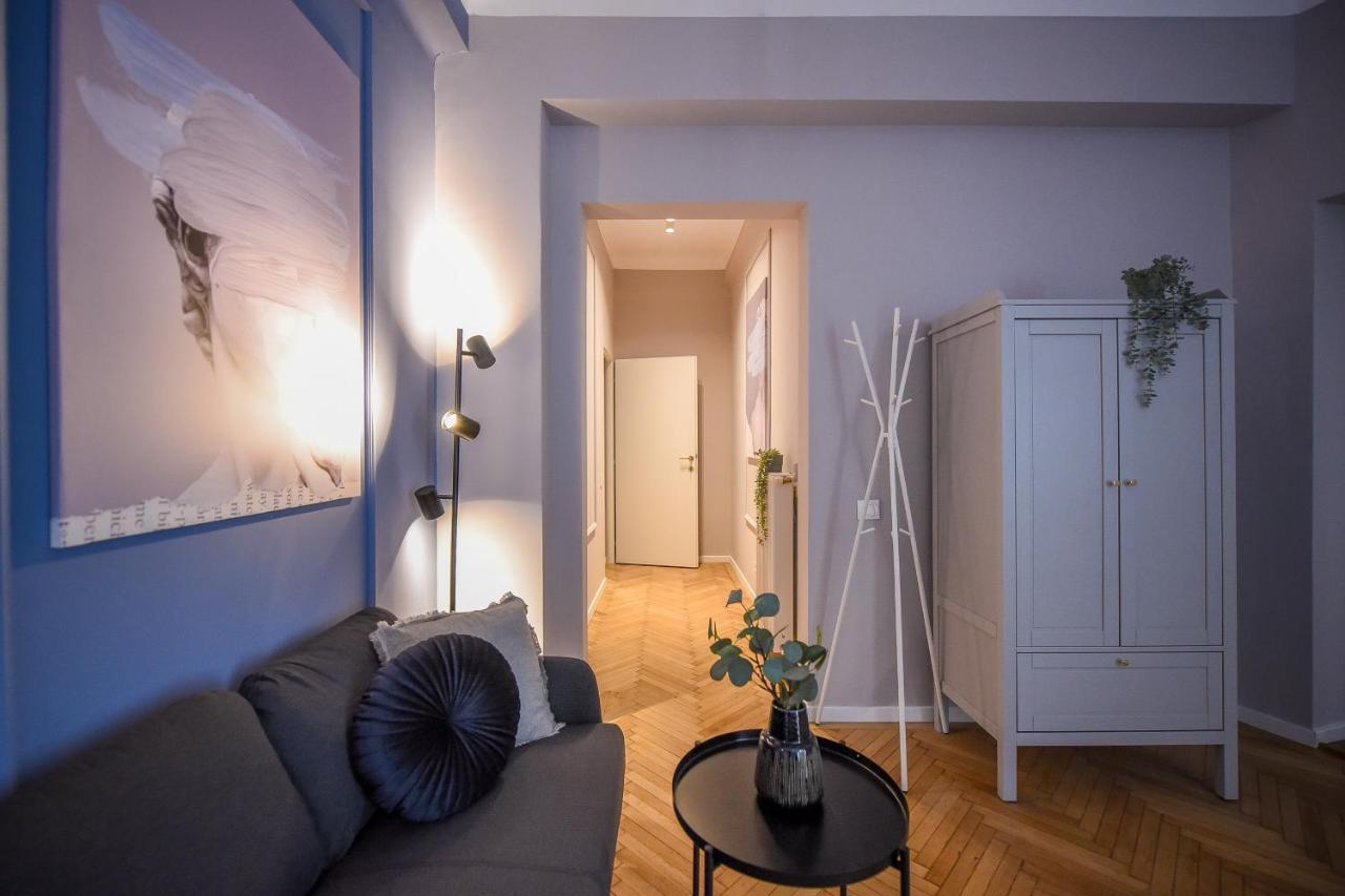 Modern Stay - Central Studios With Wall Projector Near Radisson Bukarest Exterior foto