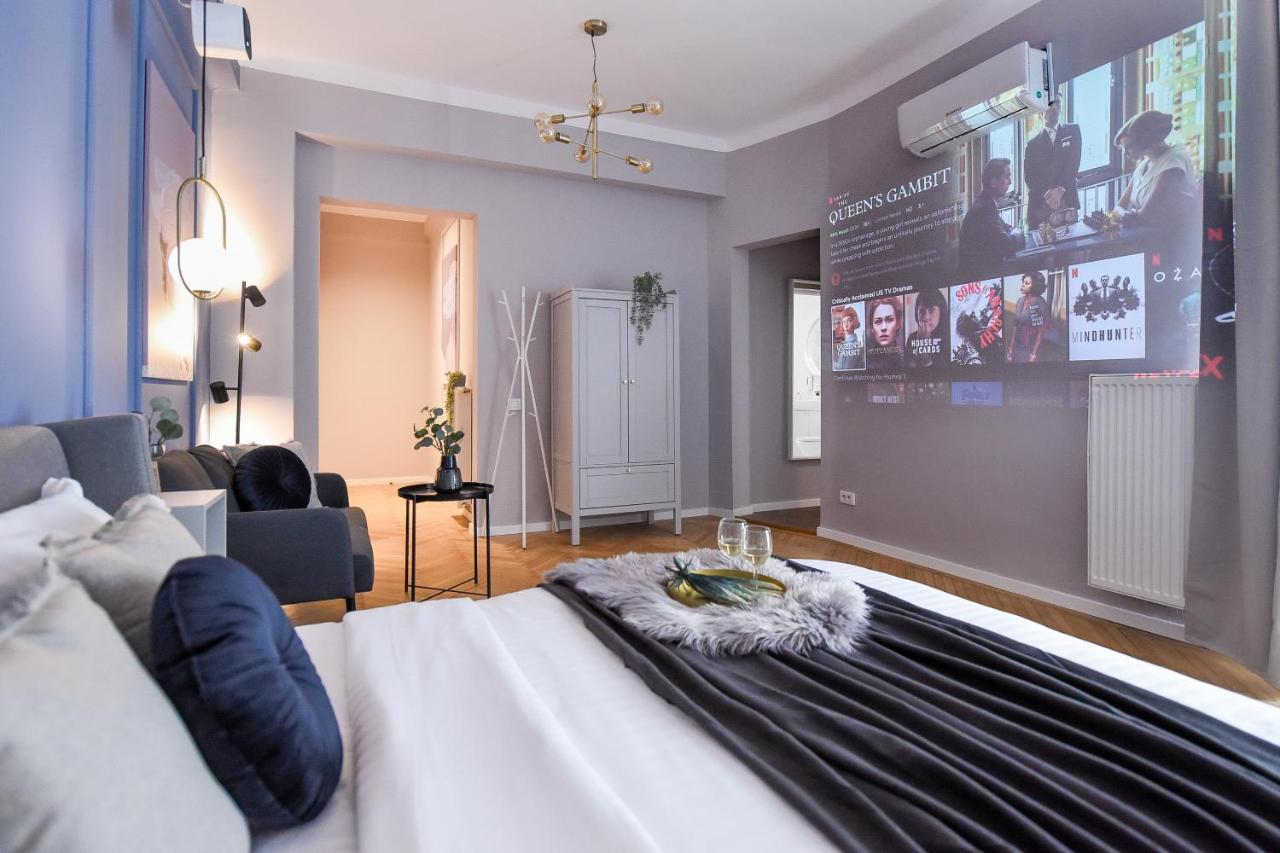 Modern Stay - Central Studios With Wall Projector Near Radisson Bukarest Exterior foto